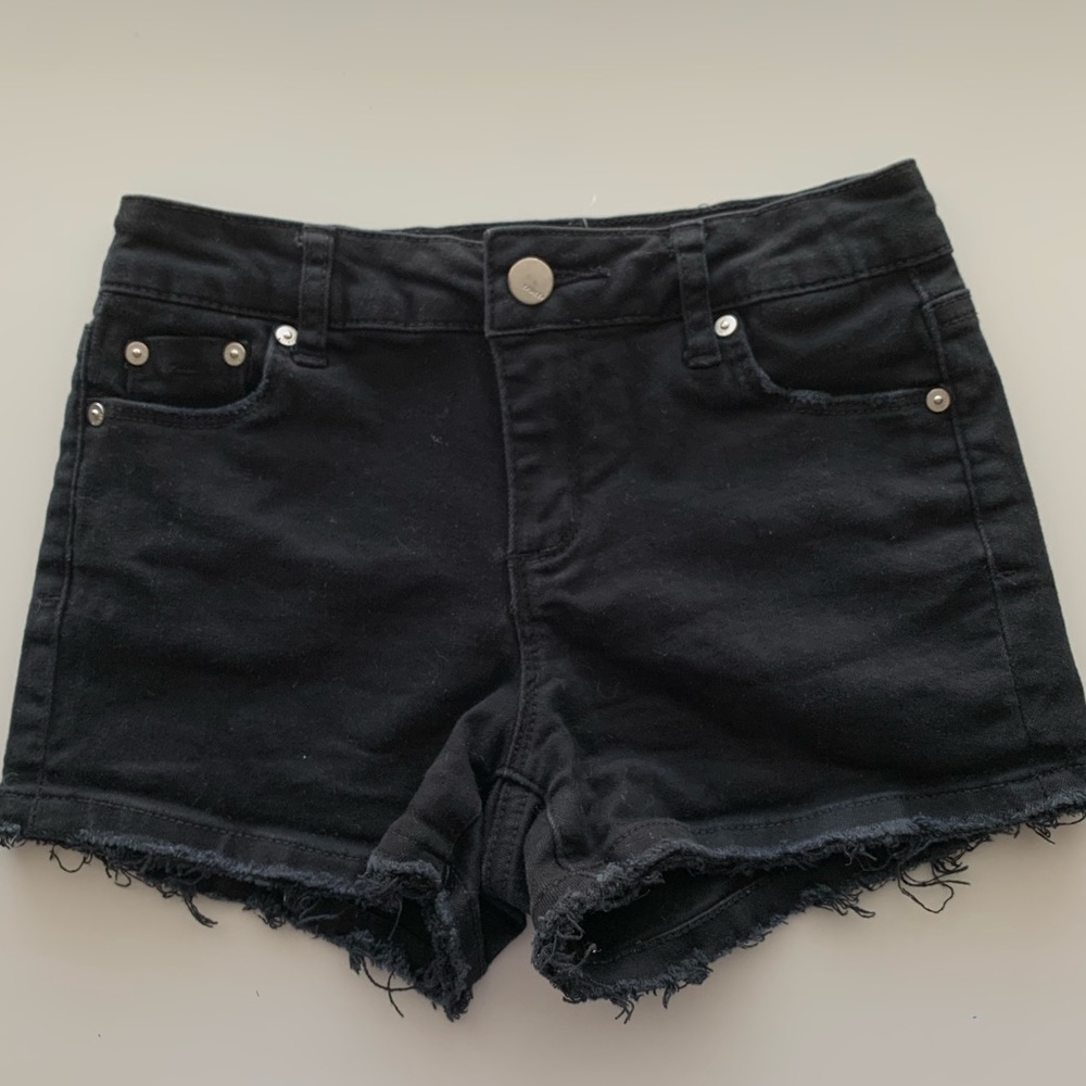 Size 8, black, Tractr jean shorts